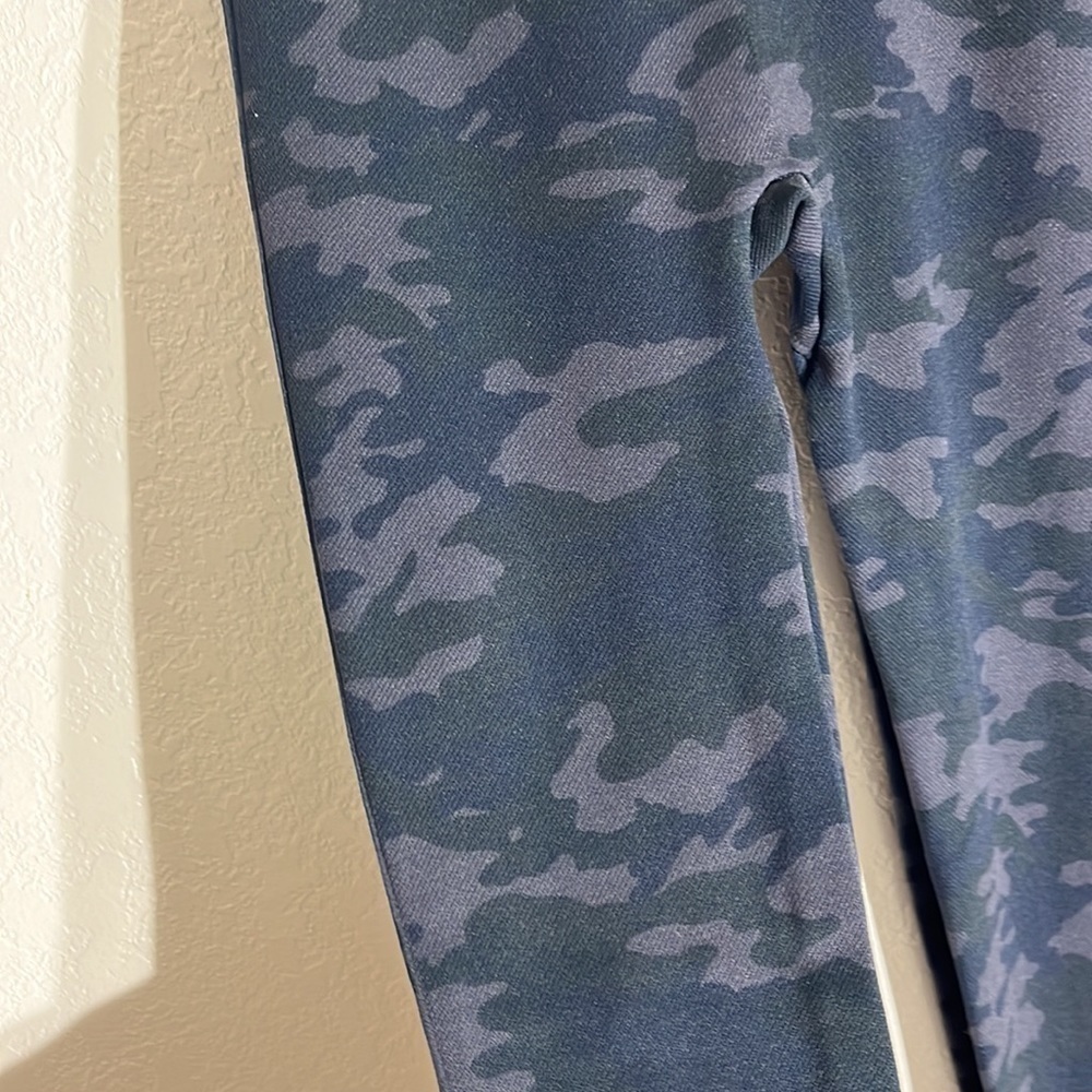 Spanx camo leggings - Picture 4 of 6